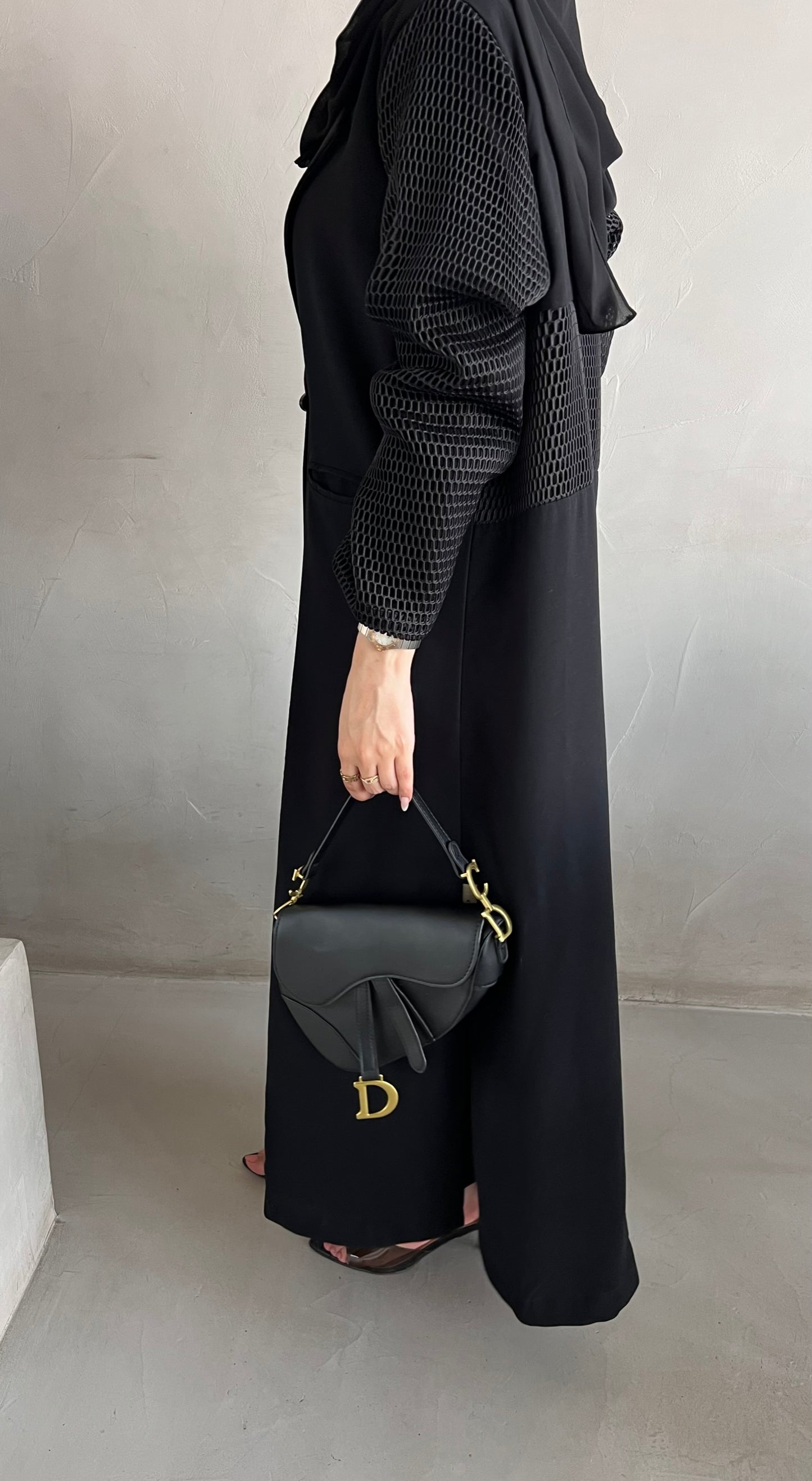 D34